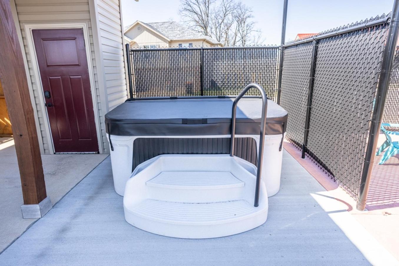 Tiny Home With Hot Tub Near Ft Leonard Wood! Waynesville Exterior photo